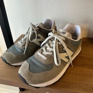 New balance women’s sneakers
